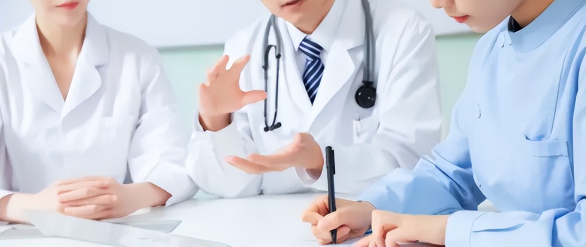 脚踝扭伤自救方法,脚踝扭伤如何自救