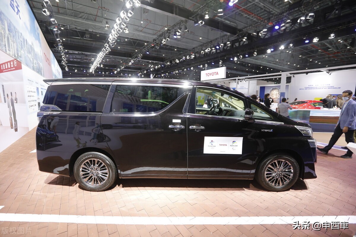 一汽丰田格瑞维亚xSe测评,2022款一汽丰田普瑞维亚试驾