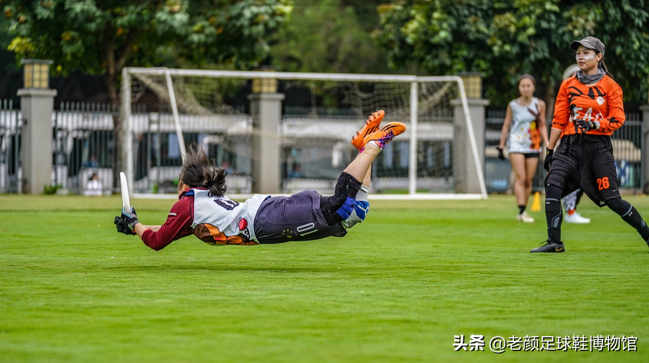 中国足球野球现状,中国足球职业球员踢野球