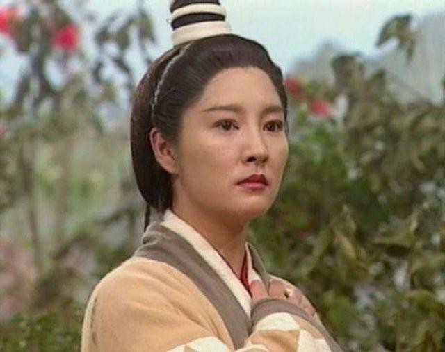 同父不同命的姐妹花：55岁雪梨三段感情坎坷，65岁米雪痴爱一人