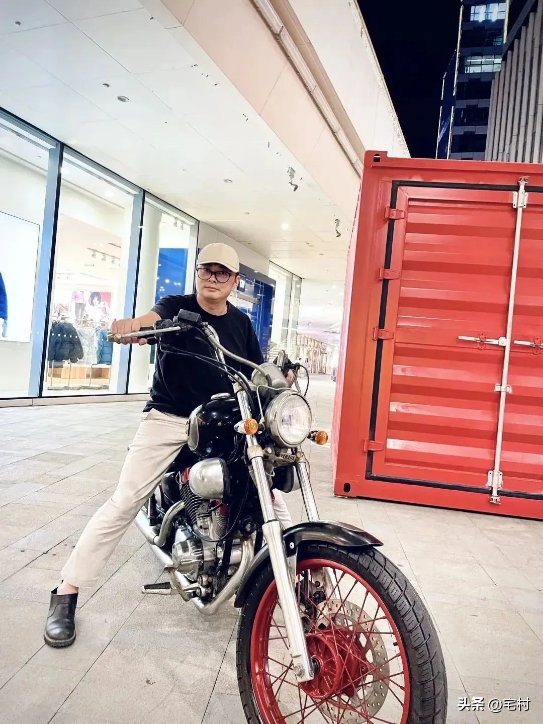 访谈|蓝莲花开民宿创始人段王爷：文艺青年的10年创业路