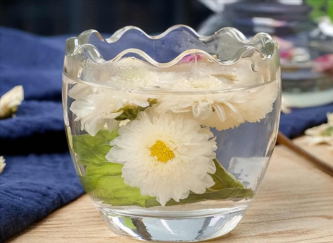 入秋能喝菊花茶吗,立秋可以喝枸杞菊花茶吗