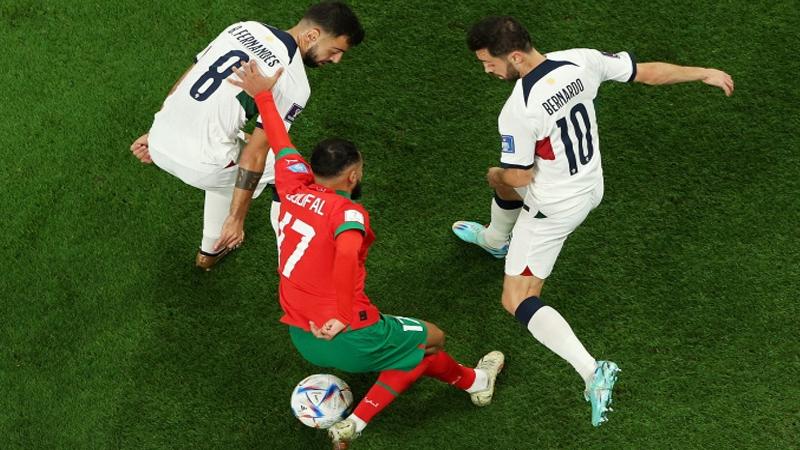 亚洲的世界杯，变成非洲球队的“主场”，两代球王谁能笑到最后？