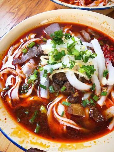 纸碗和塑料碗区别,纸碗是本色好还是白色好