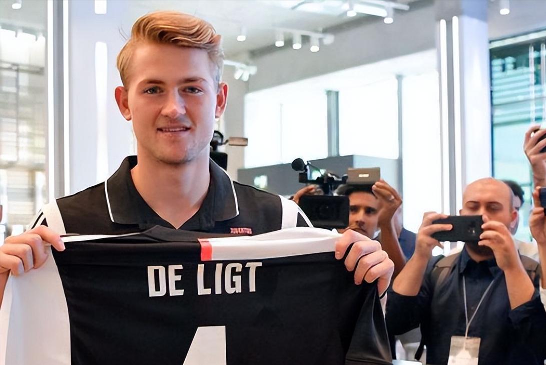 德利赫特在拜仁手球,德利赫特校园版手球