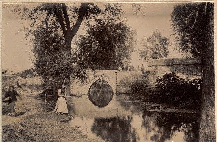 变态的纳粹德国，*光脱**犹太人女人衣服，集体*杀屠**！2