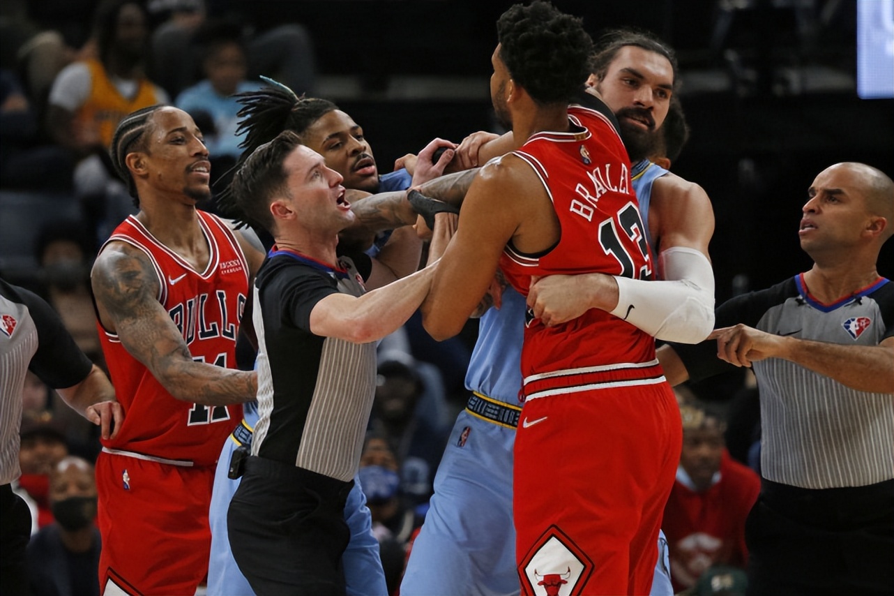 亚当斯全场连线莫兰特,灰熊亚当斯抢篮板有多猛