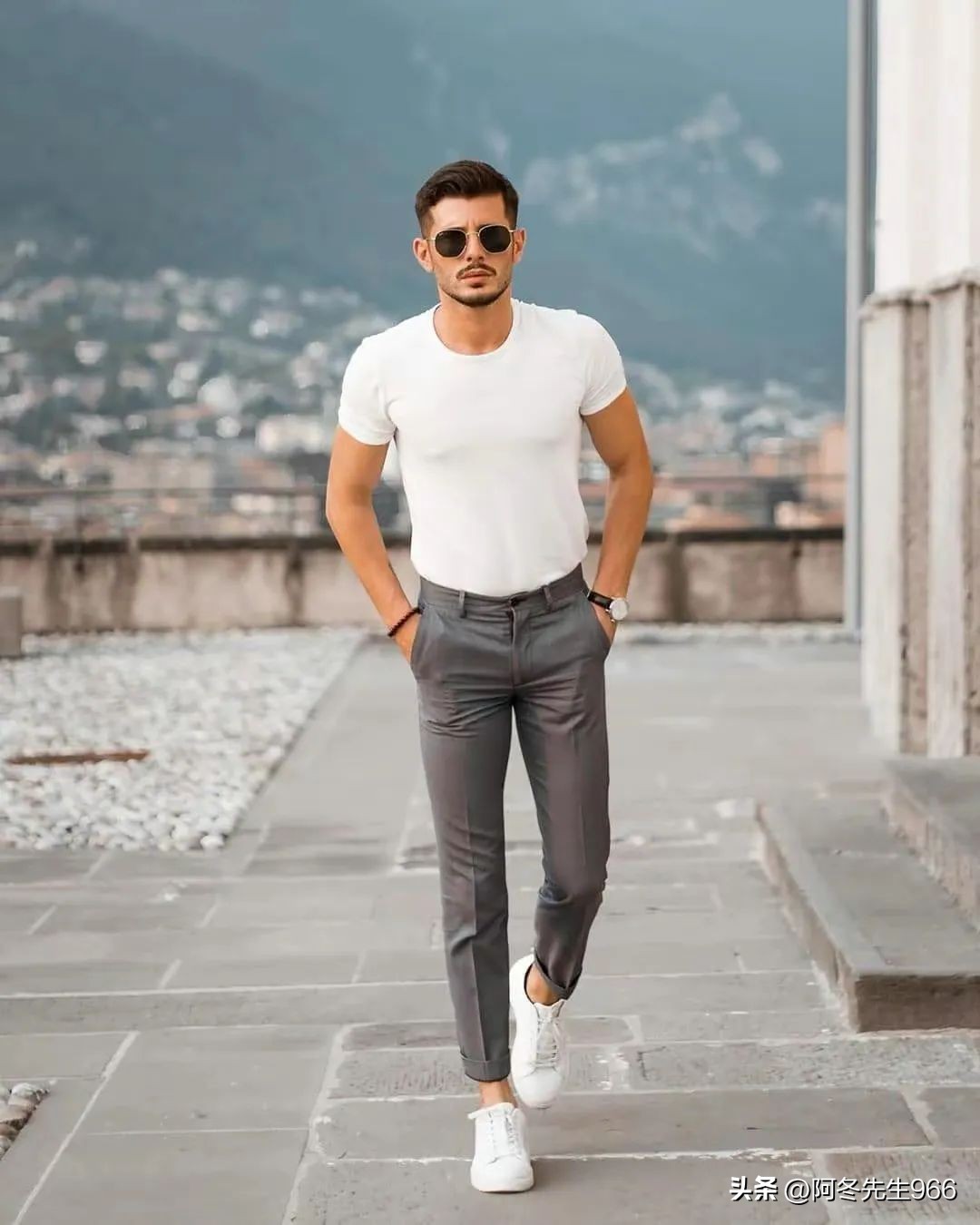 男士冰丝短袖t恤圆领,男士商务休闲短袖t恤搭配技巧