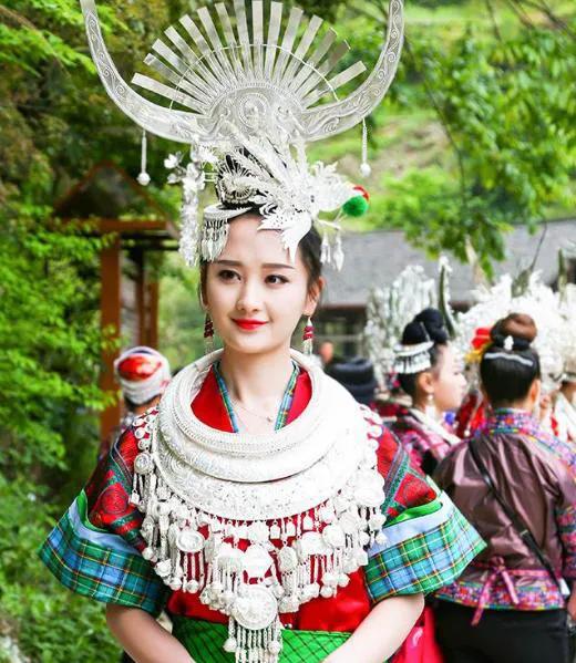 五十六个民族服饰大集锦,费青儿五十六个民族服饰合集