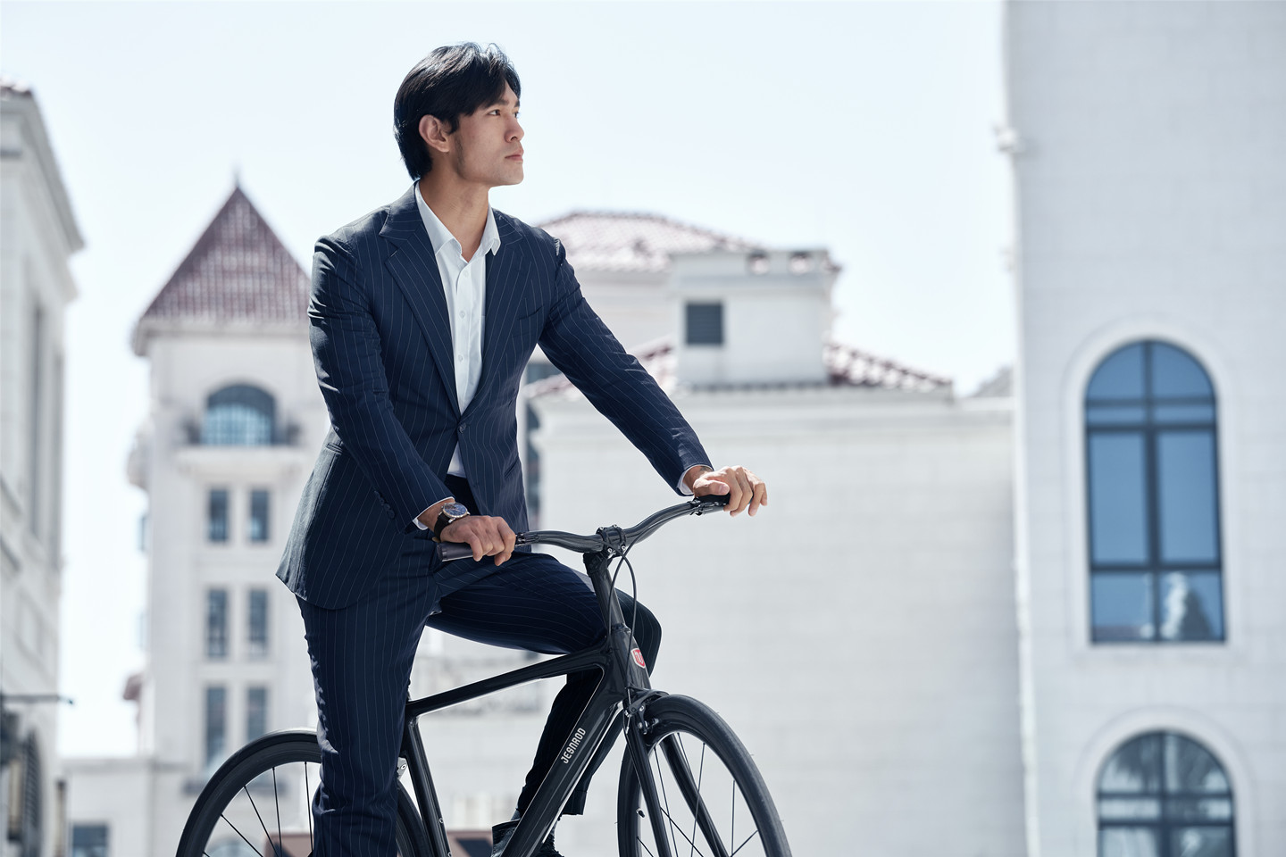 小米有品碳纤维单车,通勤自行车性价比高500元左右