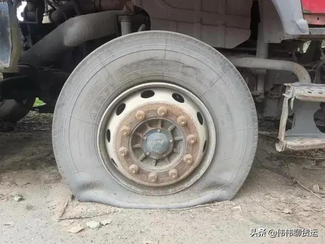 摆地摊卖香蕉一天能挣多少钱,为什么摆摊卖香蕉最赚钱