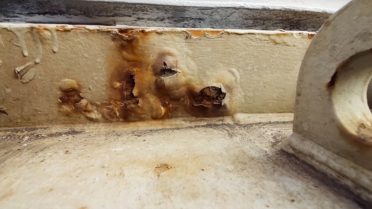 052D湛江舰抵达马来西亚：美国军舰锈迹斑斑，中国军舰像新的一样