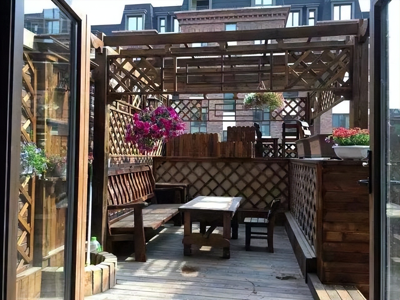 楼顶露台养花夏季怎么养,顶楼露台养花最佳方案