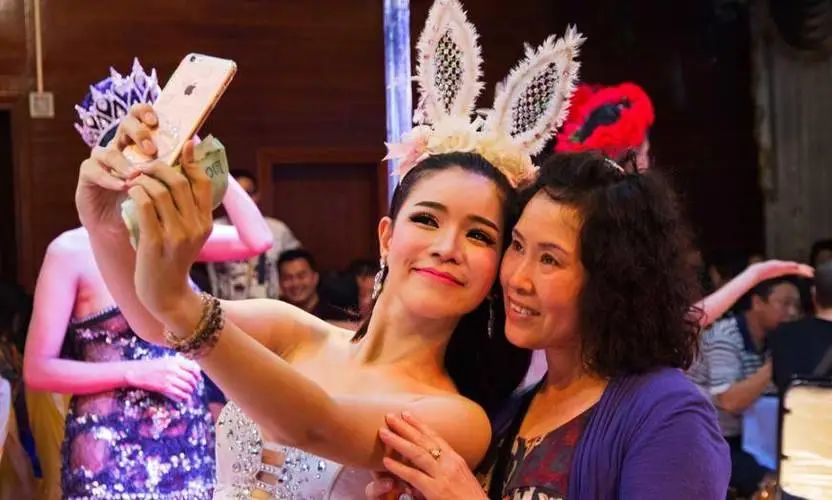 北京富豪花500万娶泰国人,北京土豪娶泰国妖后