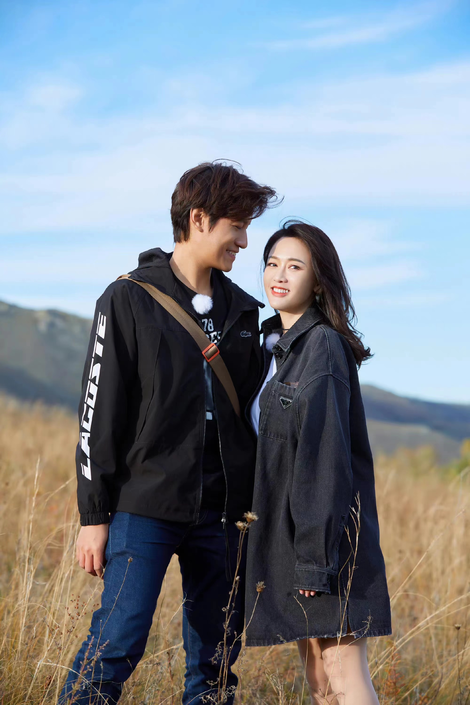 陈乔恩最近节目穿搭,陈乔恩录节目穿紧身皮衣大秀身材