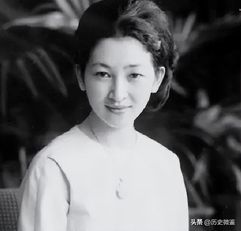 日本天皇皇后美智子现照,日本皇后美智子让位雅子