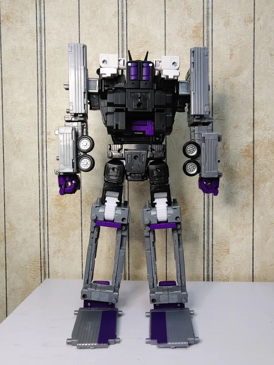 合体嘛，不寒碜——传世指挥官级汽车大师开箱测评