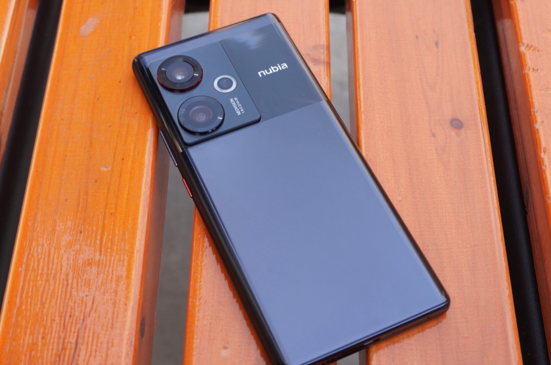 能和单反相机媲美的拍照手机,最好的拍照手机能和普通单反比吗