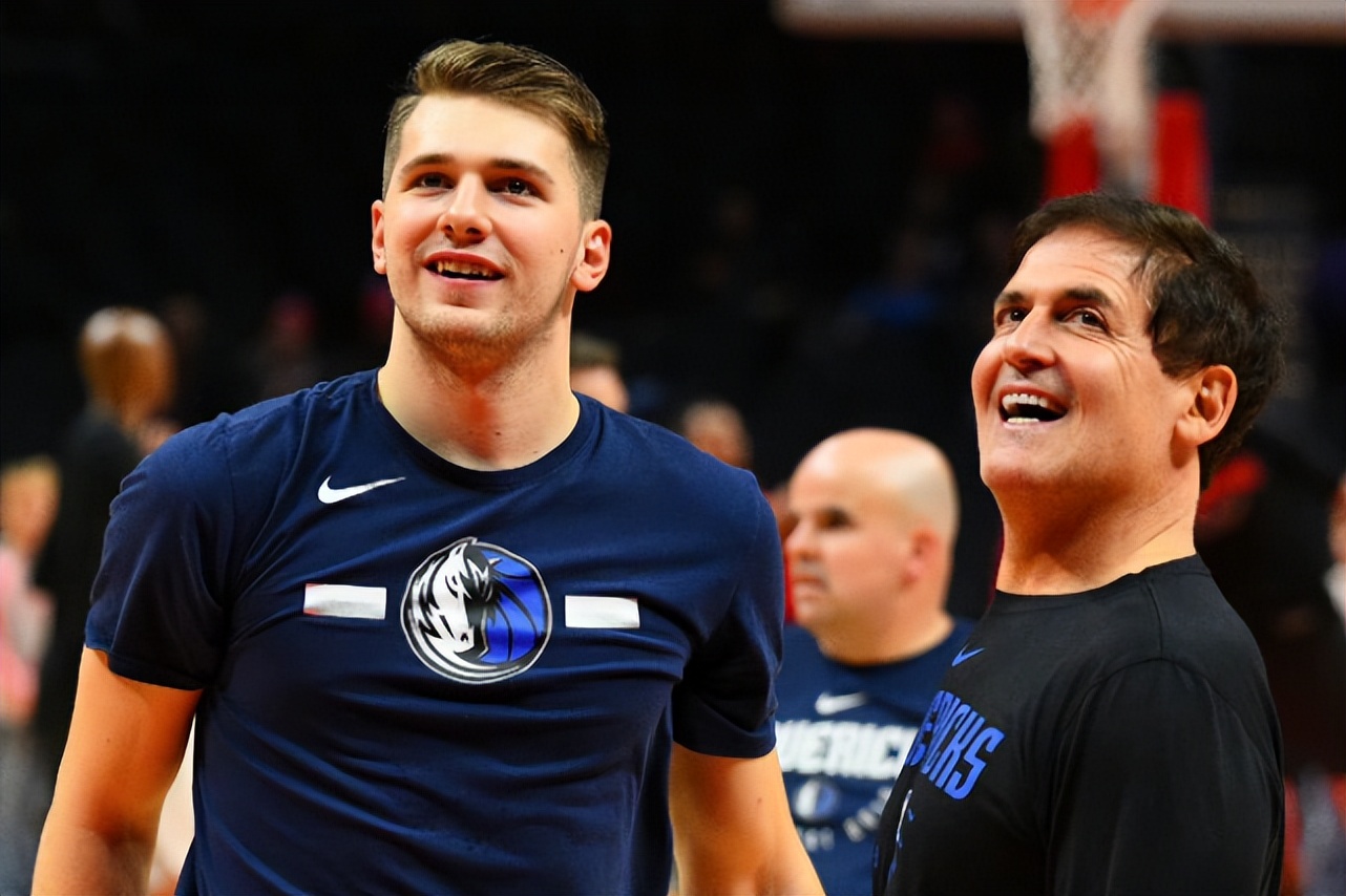 小库里二加一欧文,库里单换小牛的东契奇