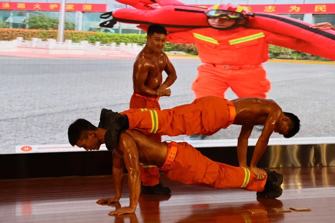 蓝巨人健身,消防健美大赛蓝焰英豪杯