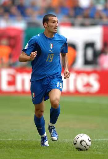 能攻善守的前锋,能攻能守的控卫