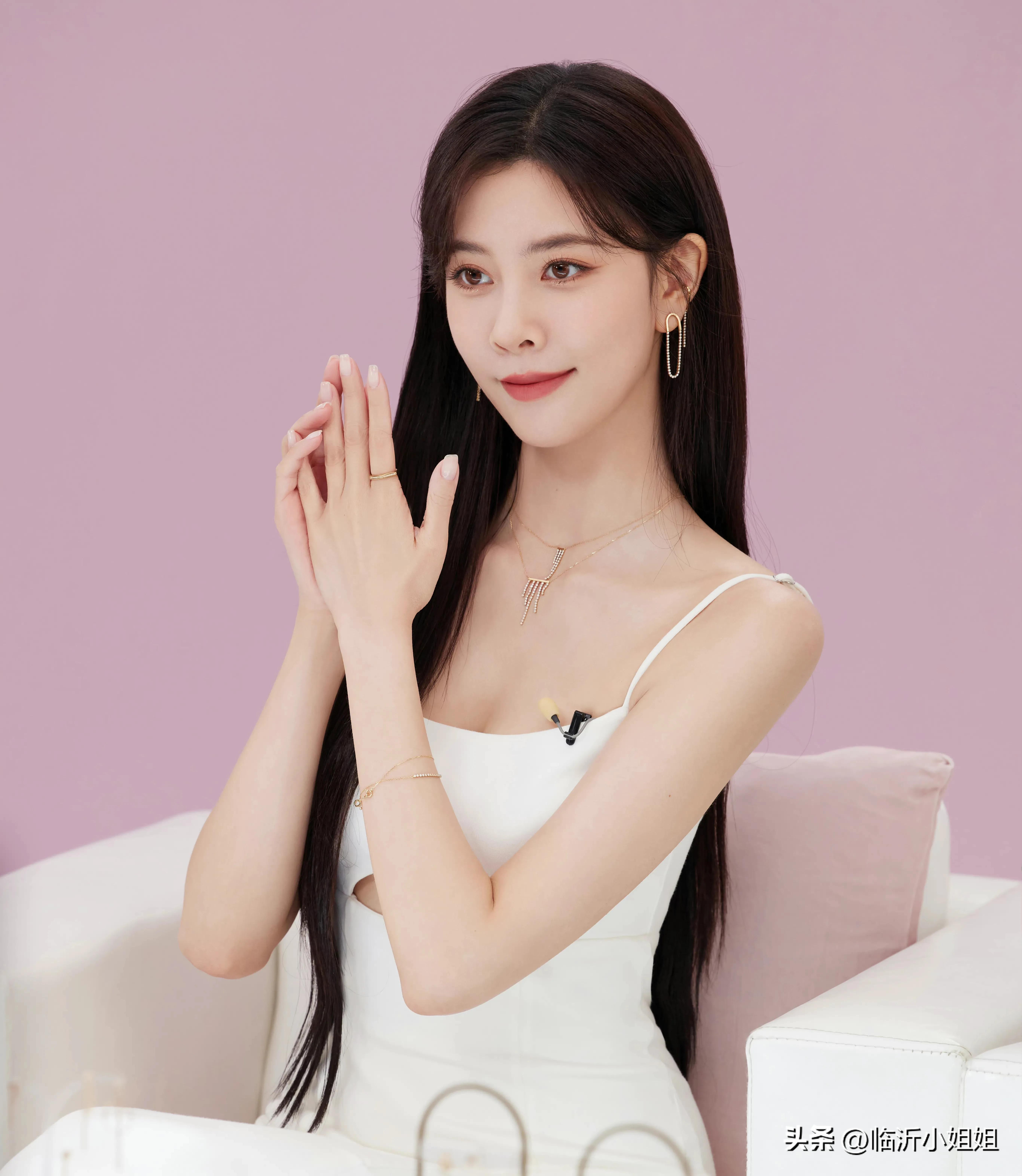 宋妍霏居家氛围感写真,宋妍霏时髦靓丽写真图片