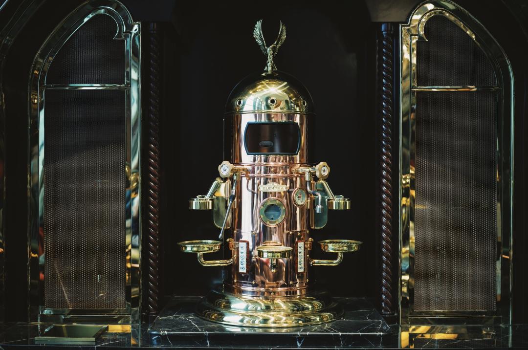 很老派、很雍容、很科技、很新潮，老钱风的“新酒店”