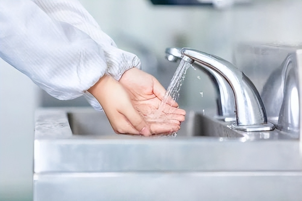 五种病,能通过“性传播”,你知道几个?医生劝告:别太放纵自己