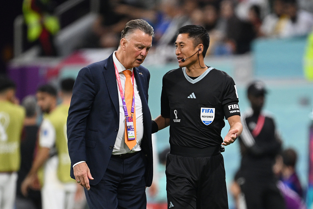 中国足协给鲁能遭遇三次争议判罚,中国足协宣布中超四外援