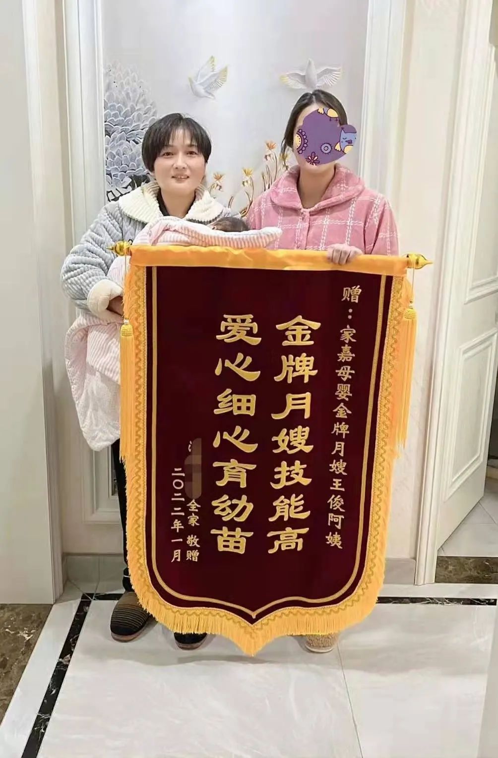 单亲妈妈为金钱而奋斗,单亲妈妈为孩子赚钱