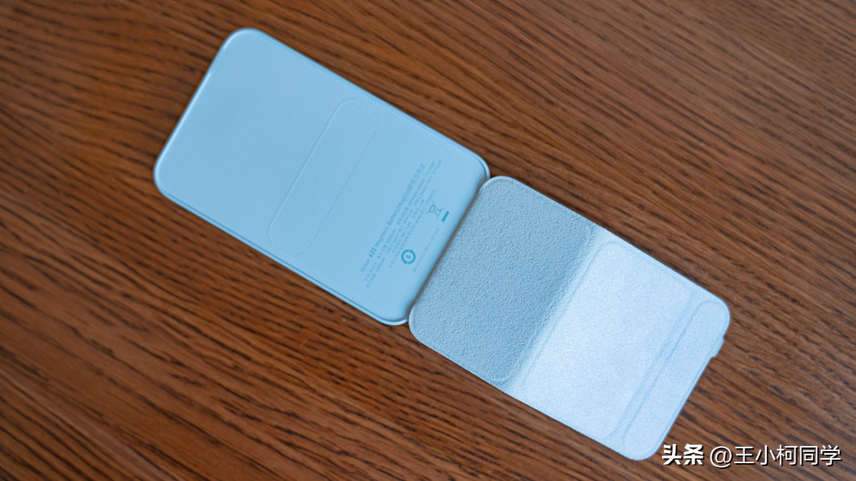 anker磁吸充电宝使用教程,anker磁吸充电宝一代与二代区别