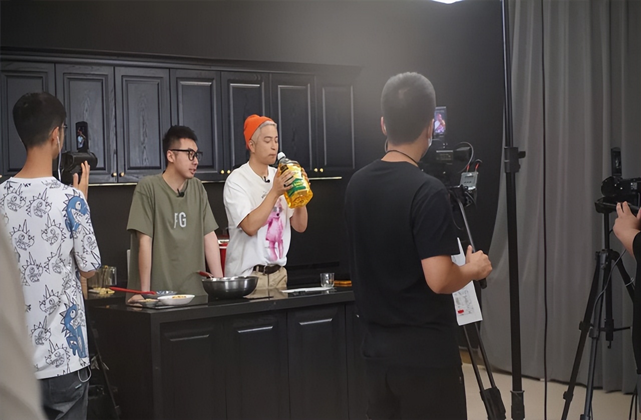 兼职主播怎么赚钱新手入门,兼职主播能赚钱吗