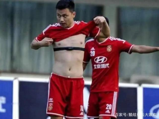 中国男足能不能踢过女足,中国的男足能踢过女足么