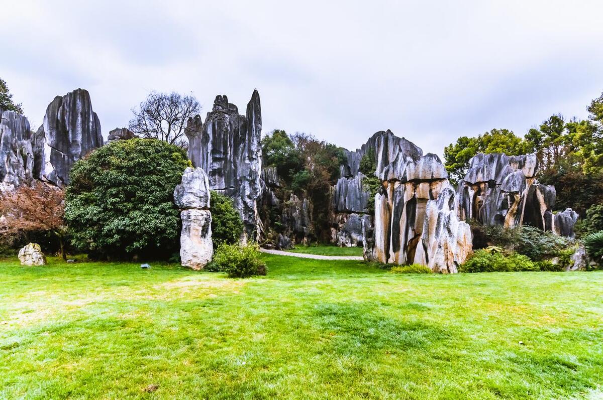 昆明旅游攻略景点及美食,2022春节昆明周边游玩景点推荐