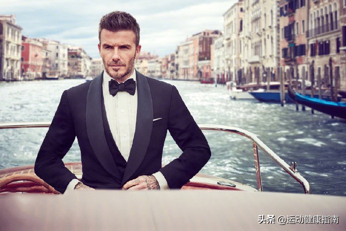 球场上奔跑的美好肉体，让女球迷疯狂的10大足球帅哥盘点，慎点哦