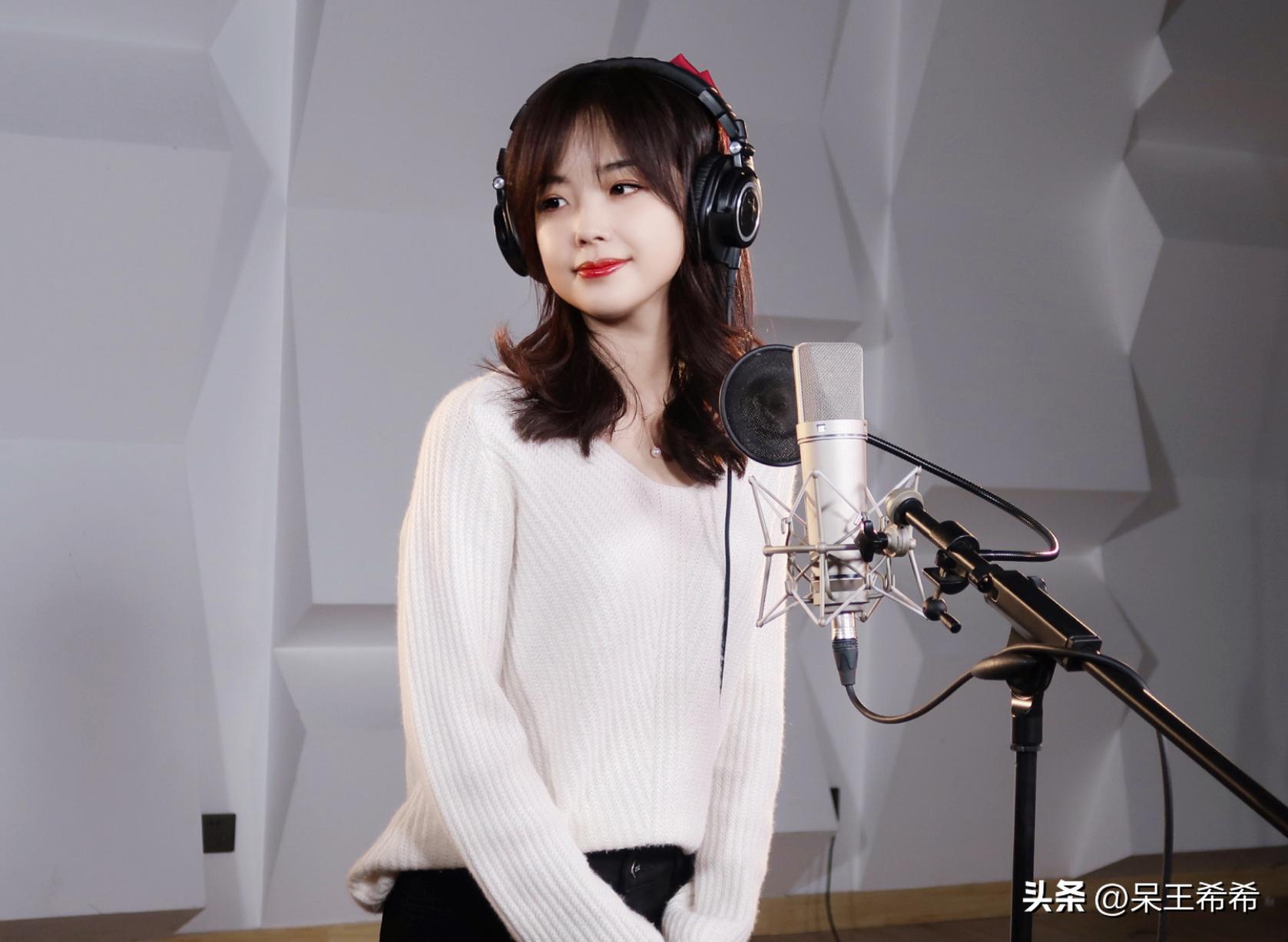 央视主持人王冰冰主持哪个节目,央视记者王冰冰主持视频