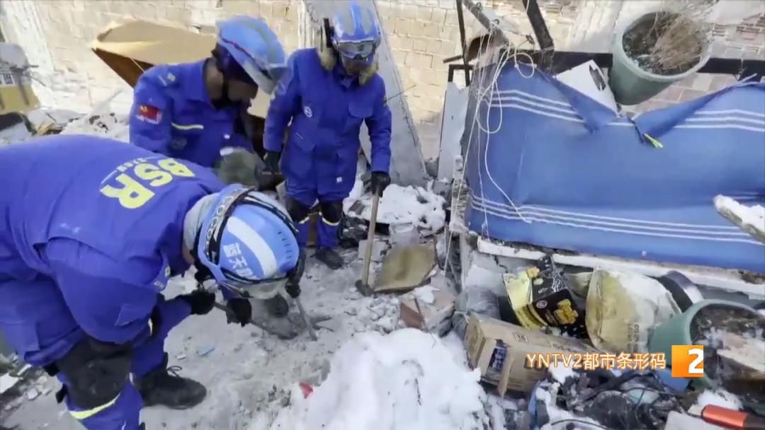 蓝天救援队英雄回家,蓝天救援队回家队长哭了视频