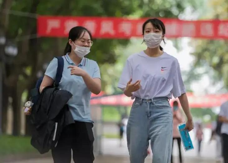 22年高考结束后,热门“三大专业”榜单来了,有眼光的学生都选了