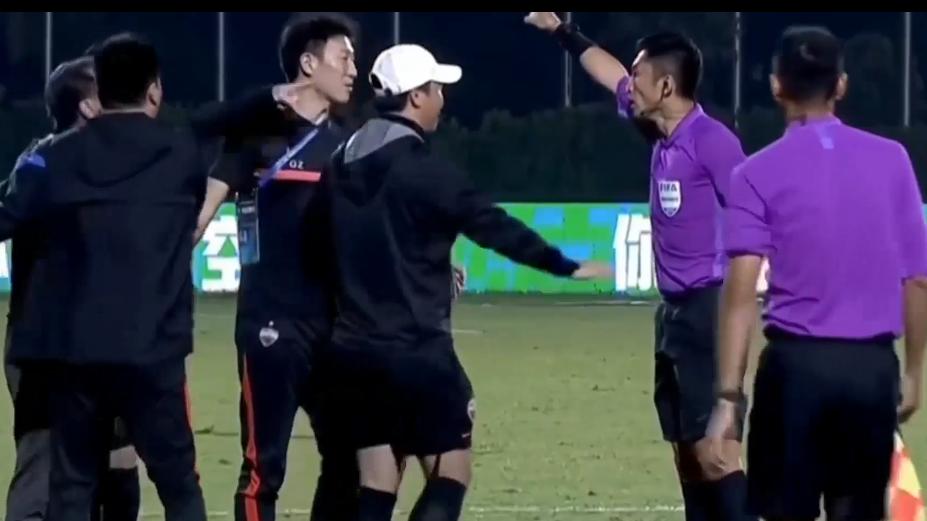 各界人士吐槽国足场面,各界吐槽国足