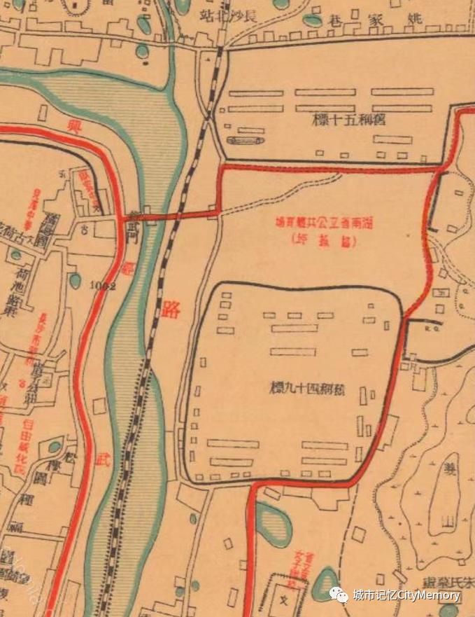 东风广场附近的篮球场,东风广场球场