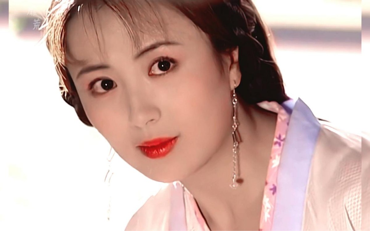 关晓彤红楼梦贾元春造型,关晓彤演薛宝钗