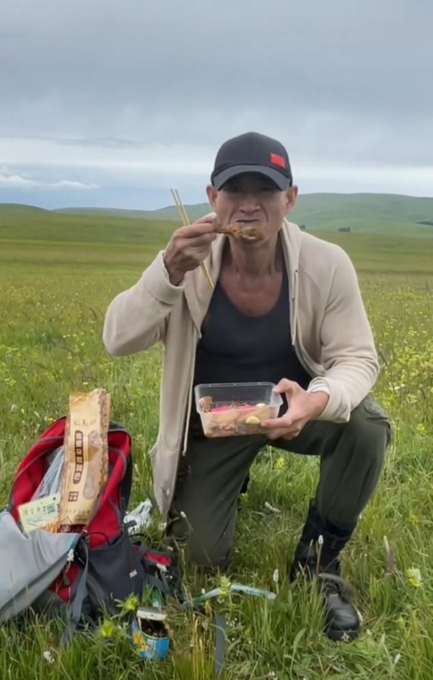 老戏骨吃鸡腿,老戏骨大口吃肉真实视频