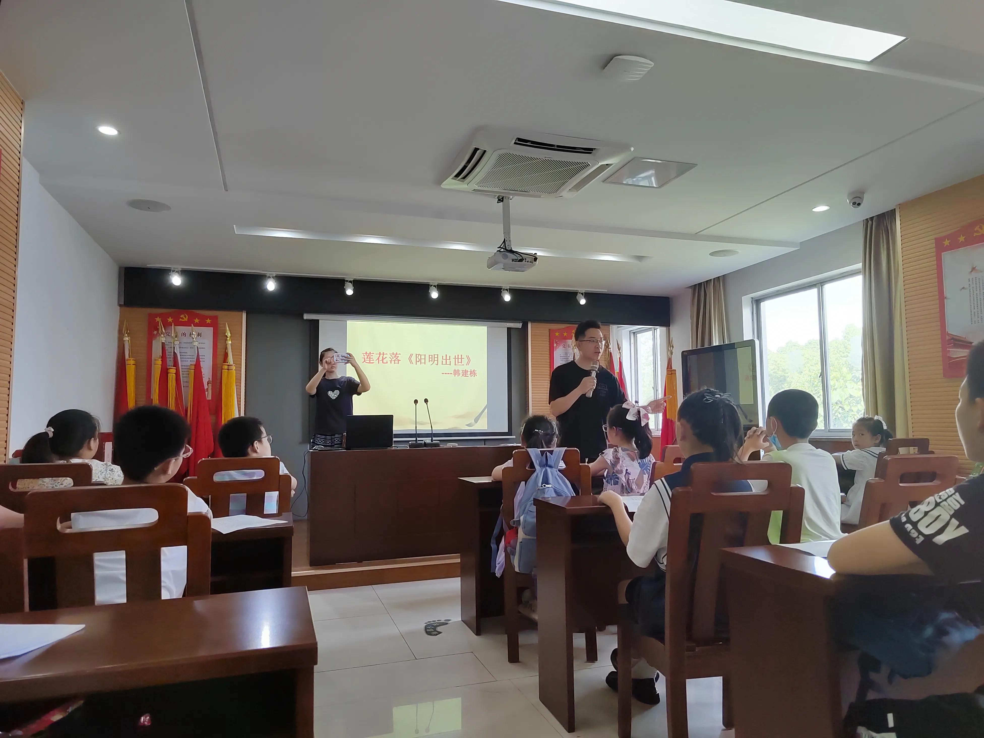 小学生五一小队活动,小学假日小队活动记录