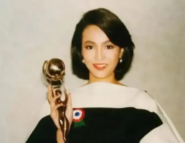 40岁左右的女港星现状,盘点40岁没结婚的港星