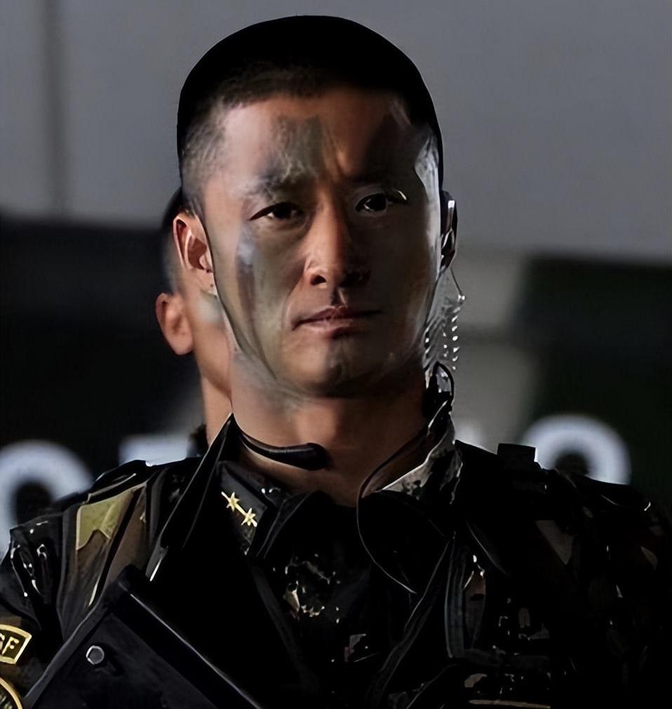 吴京父亲是干什么的,吴京和他父亲真实照片