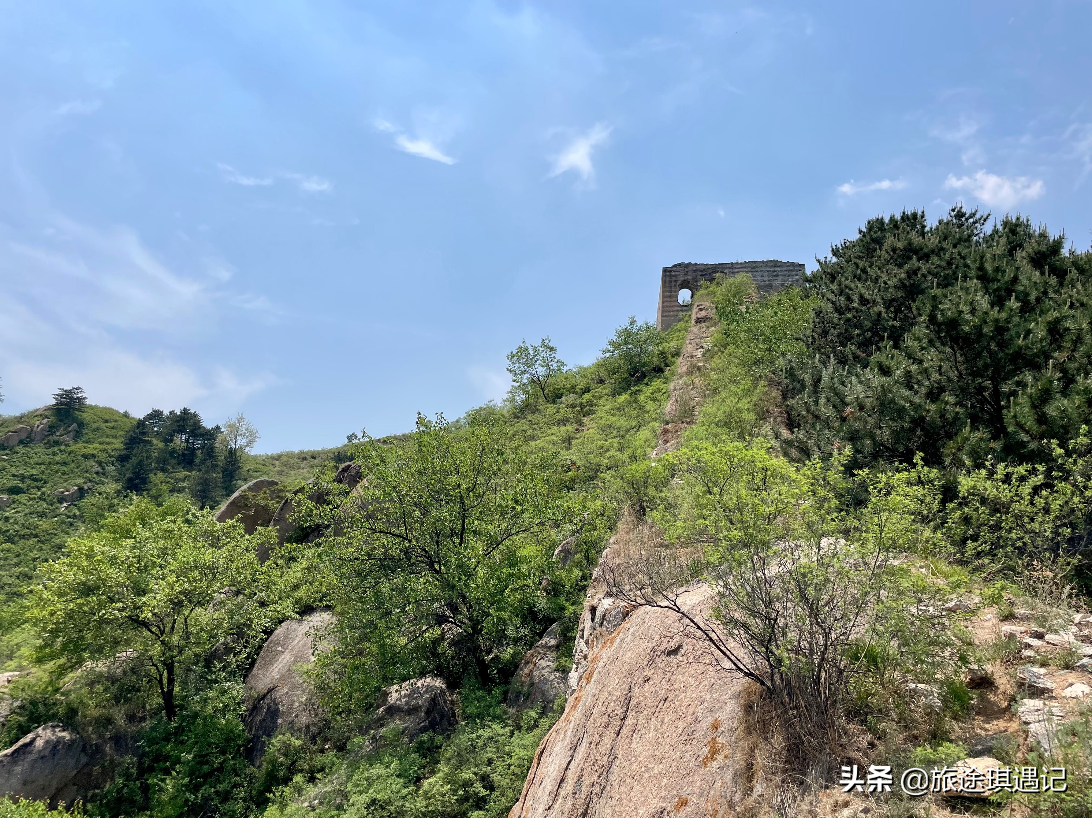 在保定也能感受边塞风情，十几个长城敌楼连成一片，让人大饱眼福