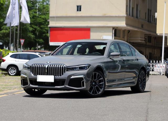 83万提一辆豪车,宝马740开了一年后的感受