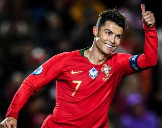 c罗贫民窟走出来的巨星,从巴西贫民窟到世界冠军