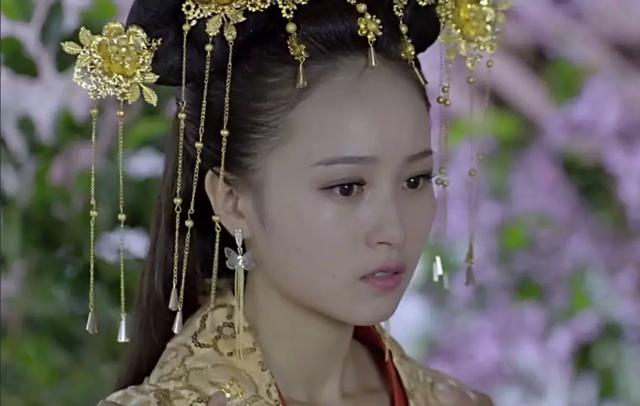 落难公主被当丫鬟复位后杀全家,公主被掉包流落民间进入青楼