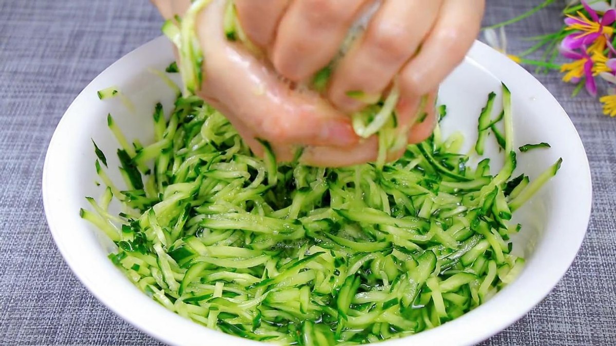 肝火旺睡眠不好怎么调理吃什么,肝火旺睡不好可以喝决明子茶吗